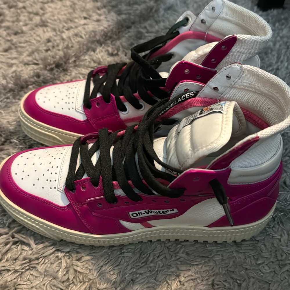 Off white high tops barely worn only wore once!